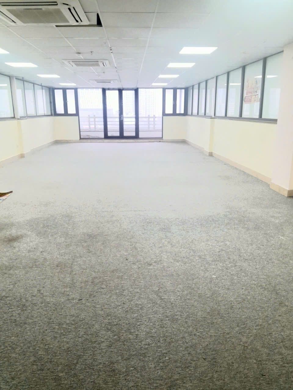 Cho thuê văn phòng 130m² Trần Vỹ, Cầu Giấy